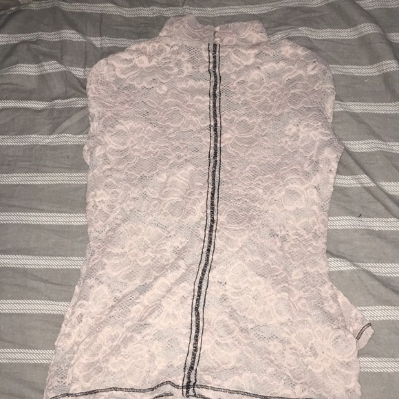 A long sleeve sweater - Picture 2 of 2